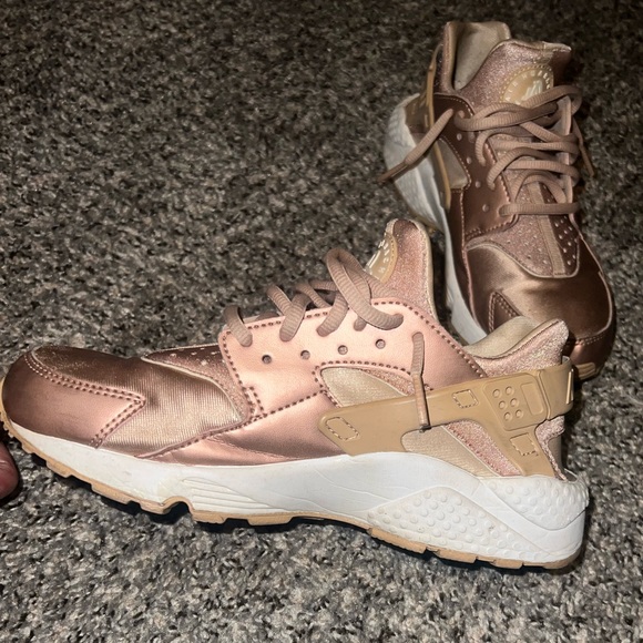 Nike Air Huarache Run Rose Gold - Picture 11 of 12